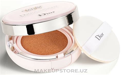 Тональный кушон Dior Capture Totale Dreamskin Perfect Skin .